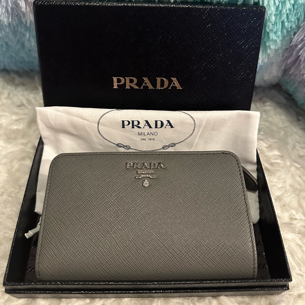 Prada portafoglio saffiano leather wallet